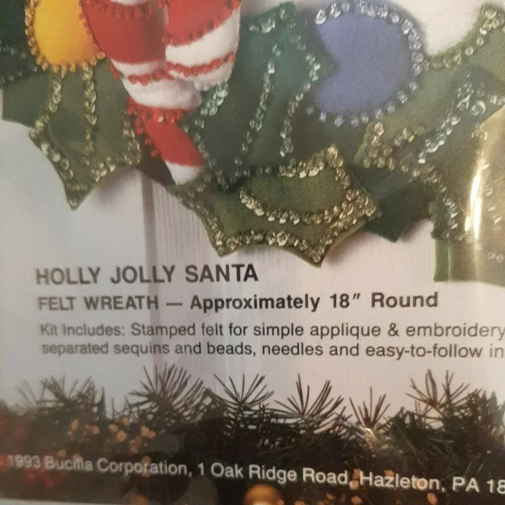 Bucilla Holly Jolly Santa Felt Wreath Kit New Pkg 18